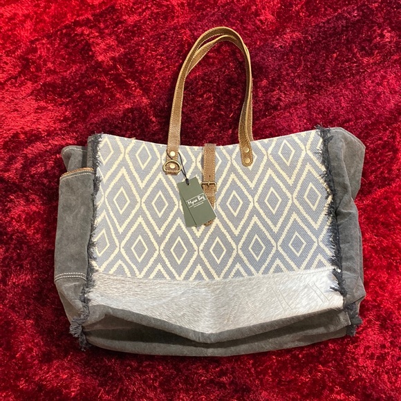 Myra Bag Handbags - Myra Bag the Classy Comeback Weekender bag NEW